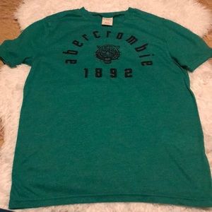 Abercrombie Kids Short Sleeve T-Shirt  Size M (12)